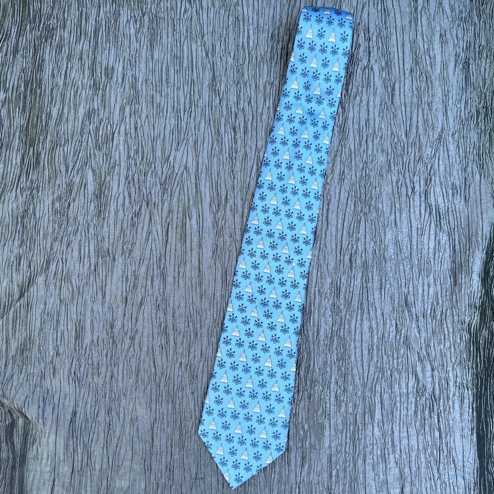 Vineyard Vines Custom Collection UBS 100% silk men's designer neck tie USA